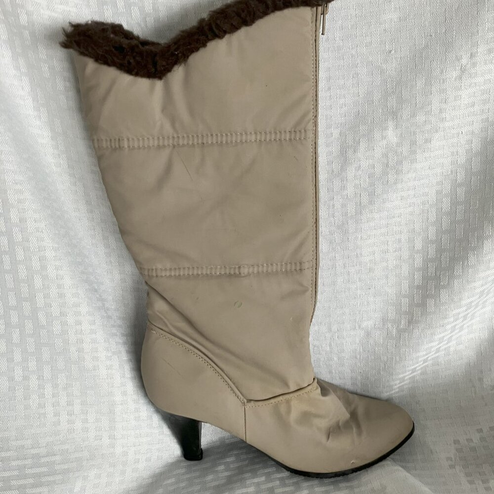 Tan Women's Boots Zipper Front Size 9M EUC